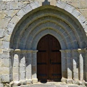 iglesia-de-san-martin-de-egues-1