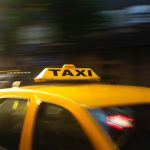 Zabalik da 2022rako bono-taxi laguntzak eskatzeko epea